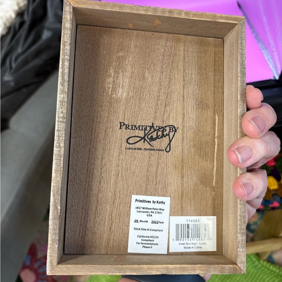 Primitives by Kathy Rustic Wooden Sign Lucky with Sparkling Ornaments Brand New - Picture 3 of 5